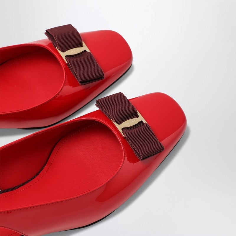 Sandália Ferragamo Vara Vermelha/Bordô Feminina