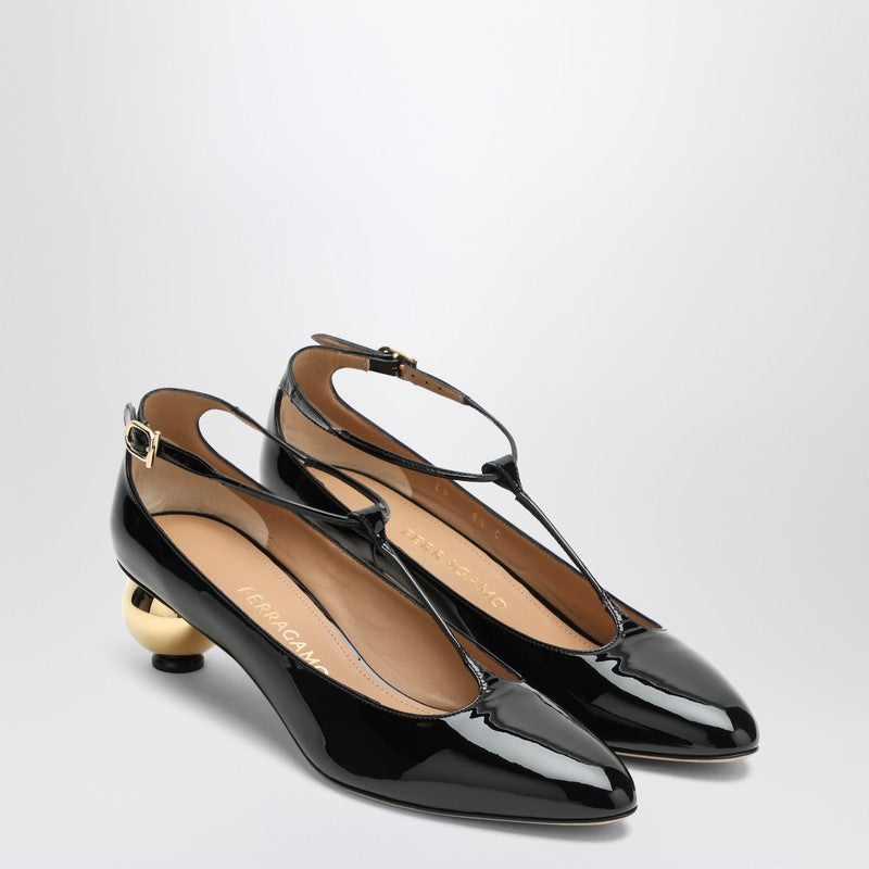 Ferragamo Black Patent T-Strap Decollete Feminino