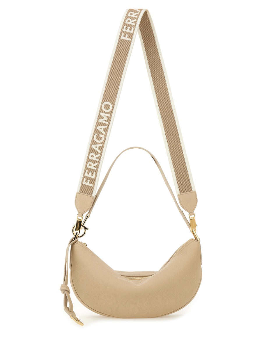 Bolsa Hobo S Feminina Ferragamo