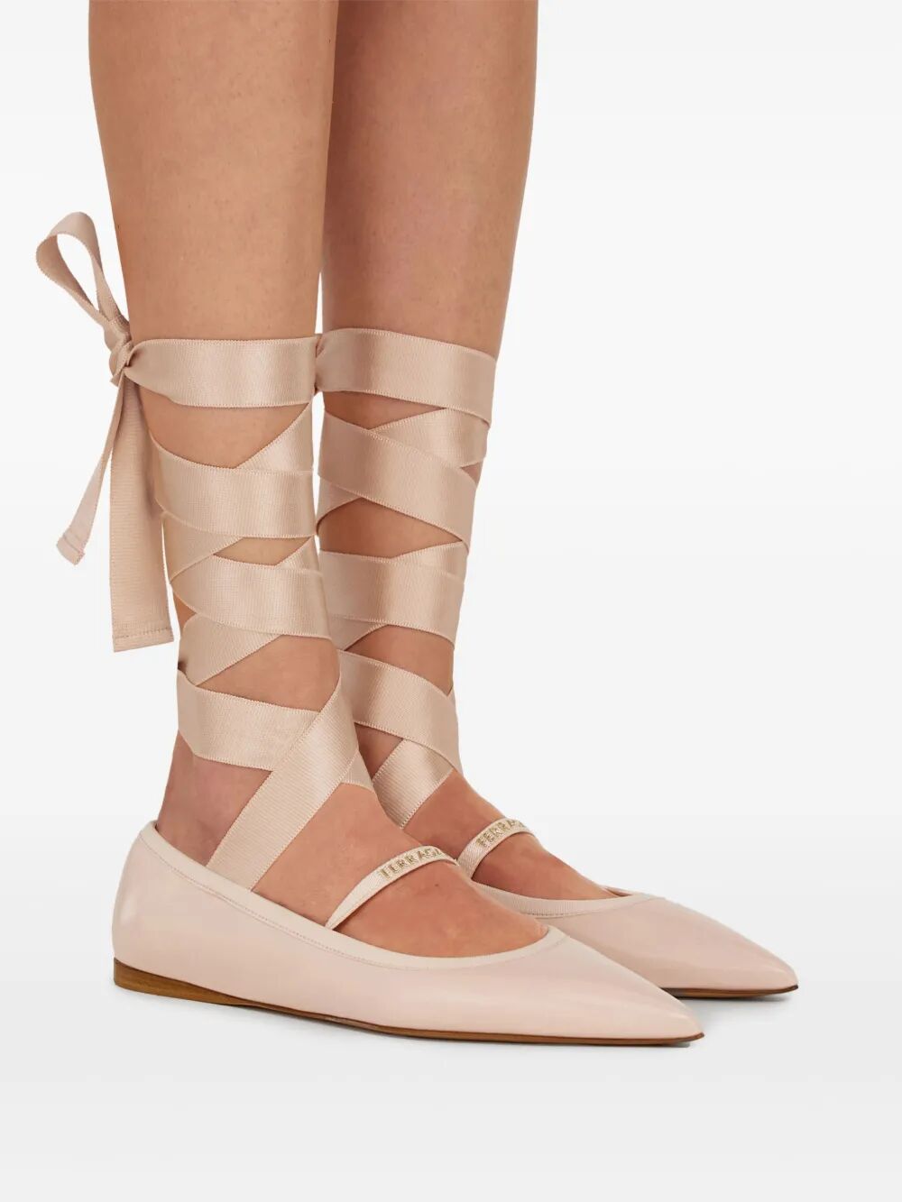 Sapatilha feminina Ferragamo Carice com laço no tornozelo