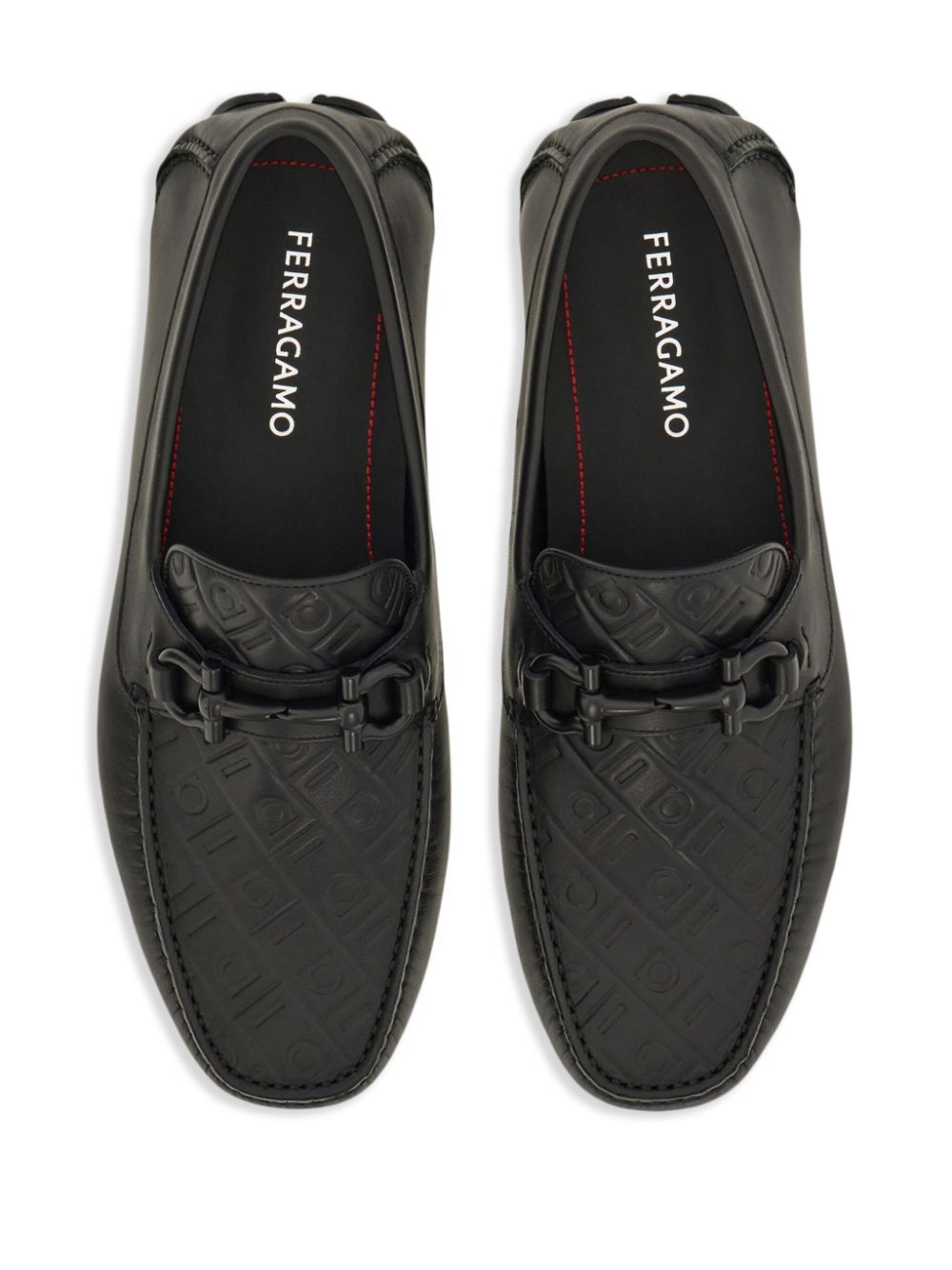 Mocassins de condução Ferragamo masculinos com monograma Gancini em relevo
