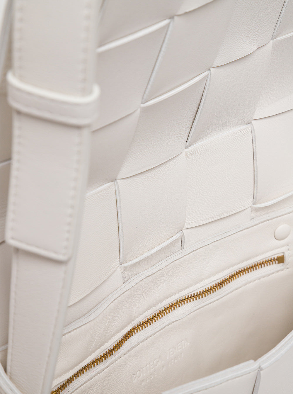 Bottega Veneta Women Cassette White Leather Crossbody Bag In Intreccio Nappa Leather