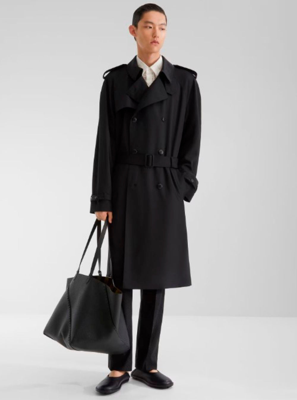 Fendi Men 'Selleria' Black Shopper With Logo On The Front And Removable Pouch In Hammered Leather Man