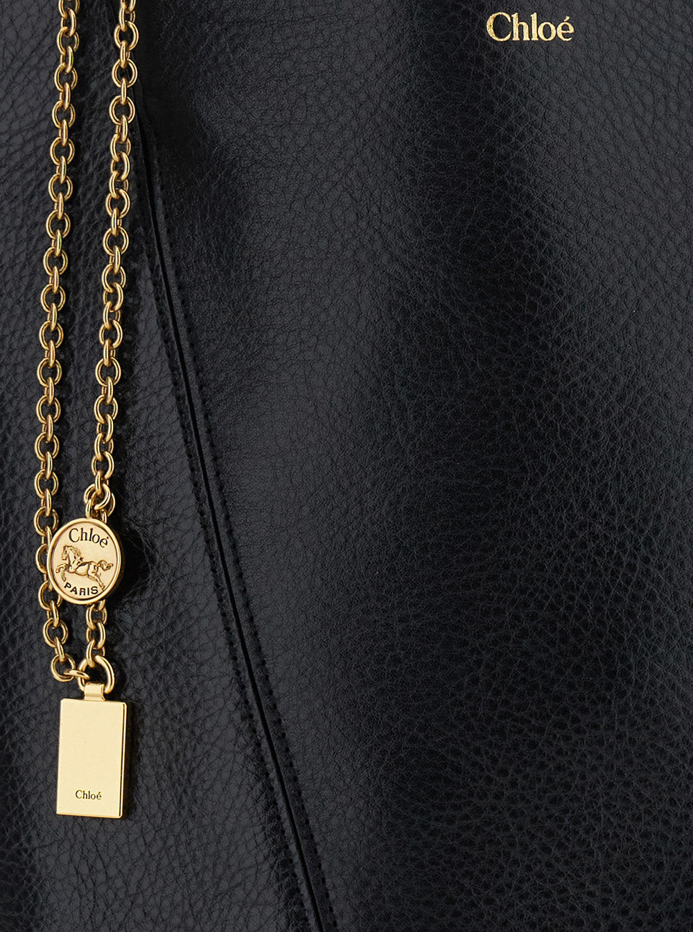 Chloé Women 'Spin' Black Shoulder Bag With Metal Logo Medals In Grained Leather Woman