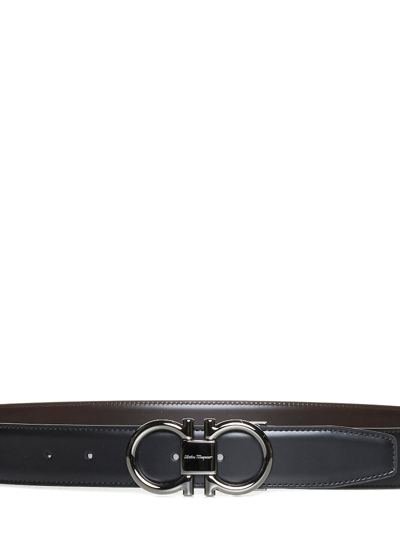 Cinto Ferragamo Gancini reversível e ajustável para homem.