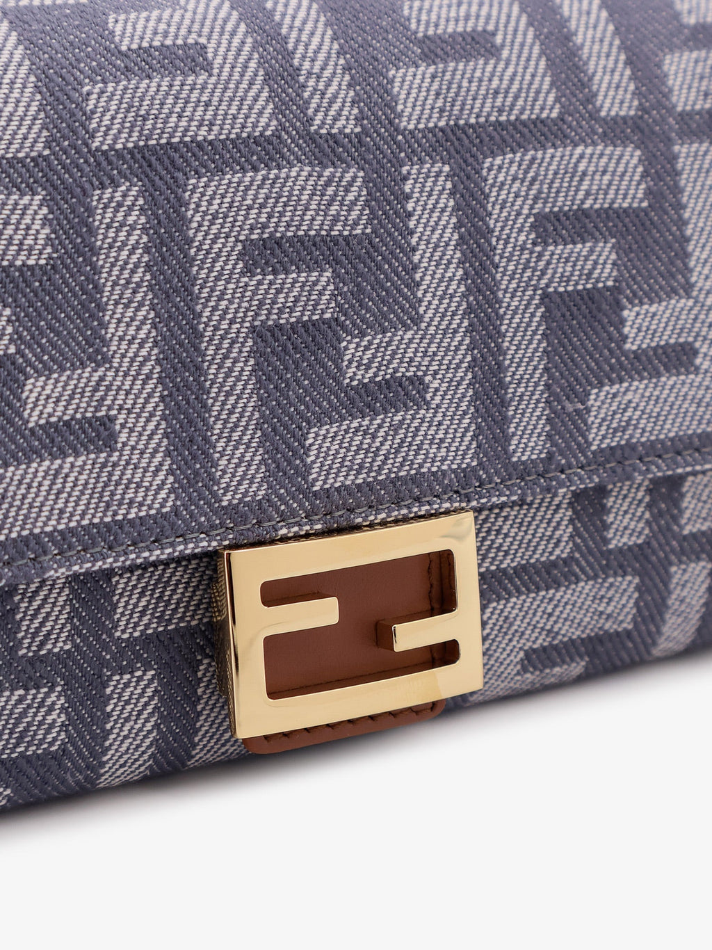 Fendi Women Continental With Chain Baguette Wallet
