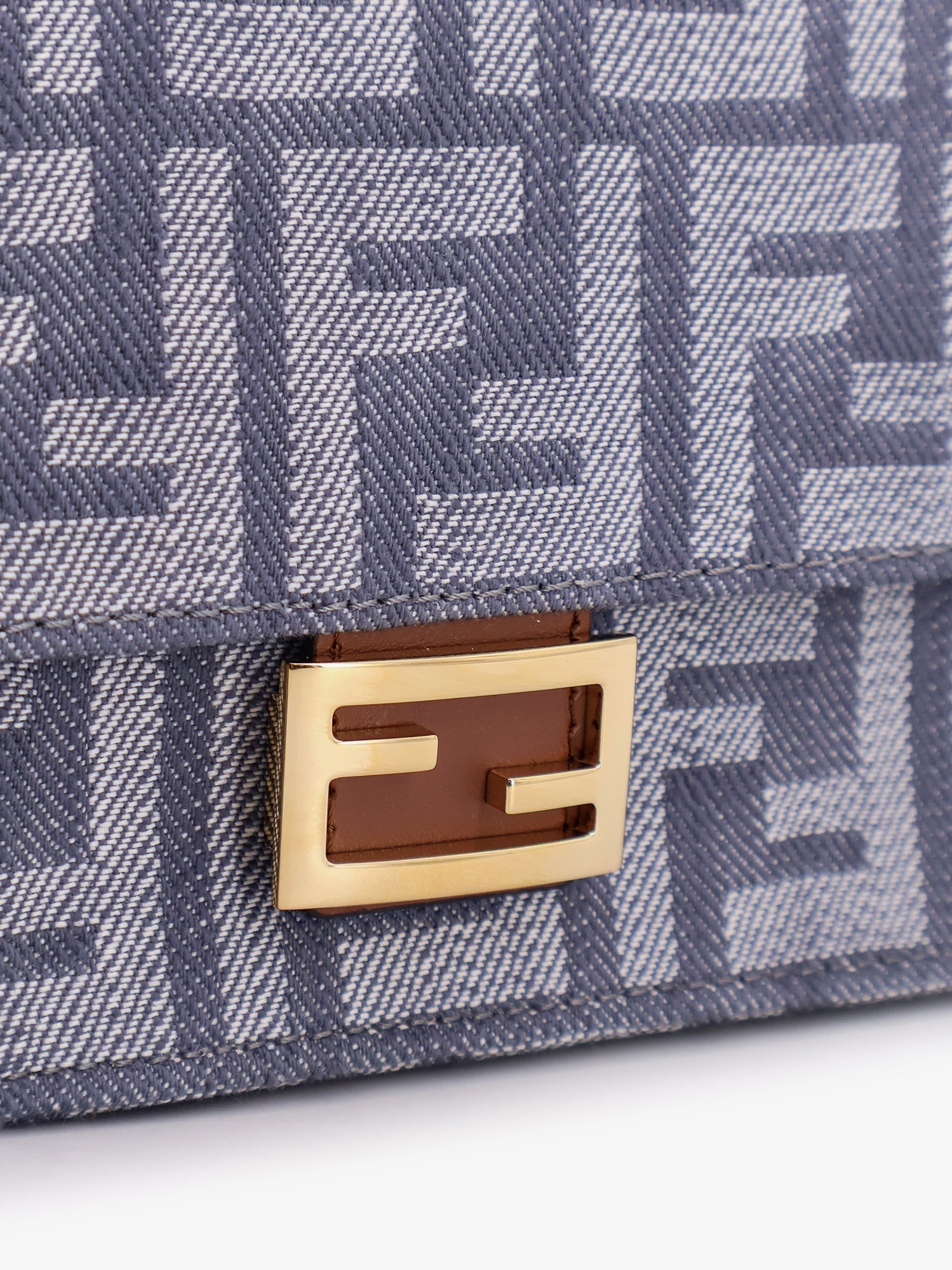 Fendi Women Wallet On Chain Baguette Shoulder Bag