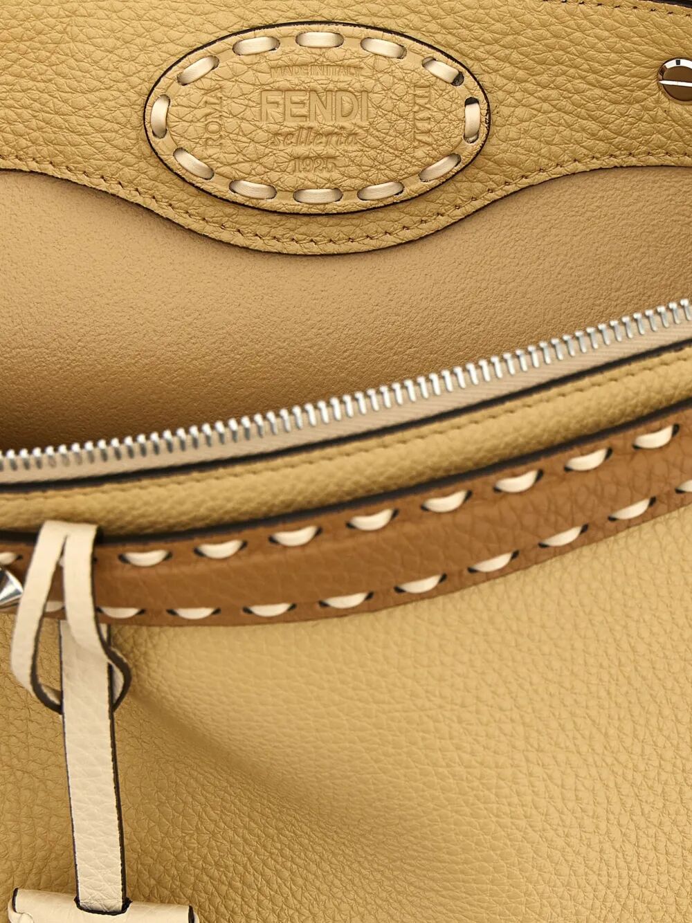 Fendi Women Borsa By The Way Soft Medium With Macro Top Stitching