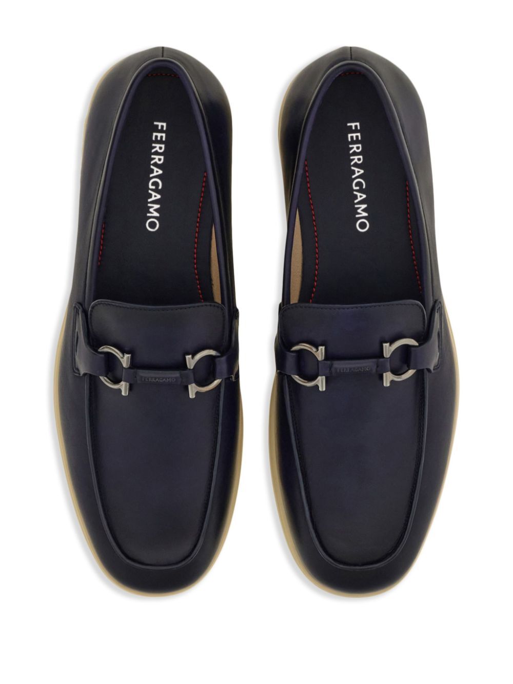 Mocassins casuais masculinos Ferragamo Cosimo em couro com fivela Gancini
