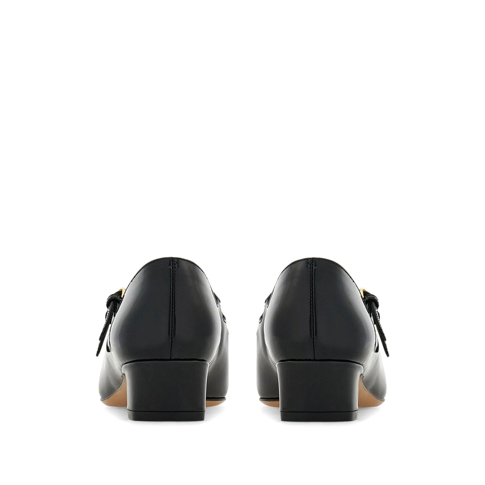 Sapatos de salto alto Ferragamo pretos femininos