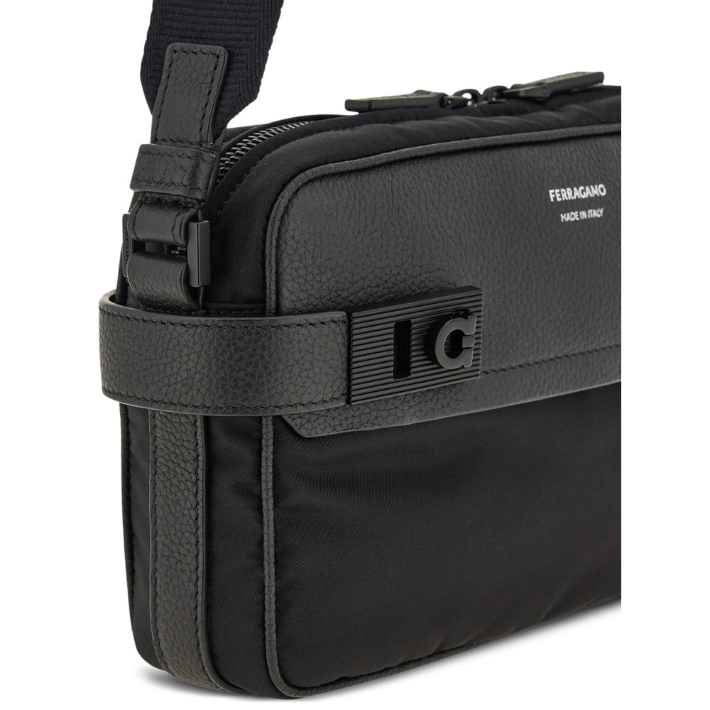 Bolsas de ombro Ferragamo pretas para homem