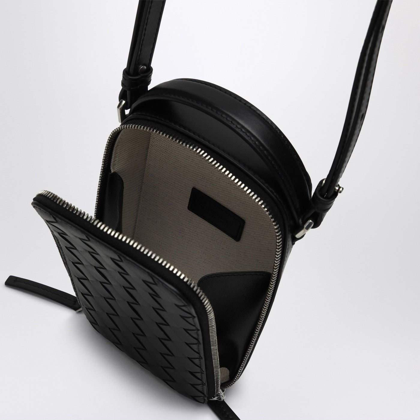 Bottega Veneta Men Getaway Smartphone Case In Black Intrecciato
