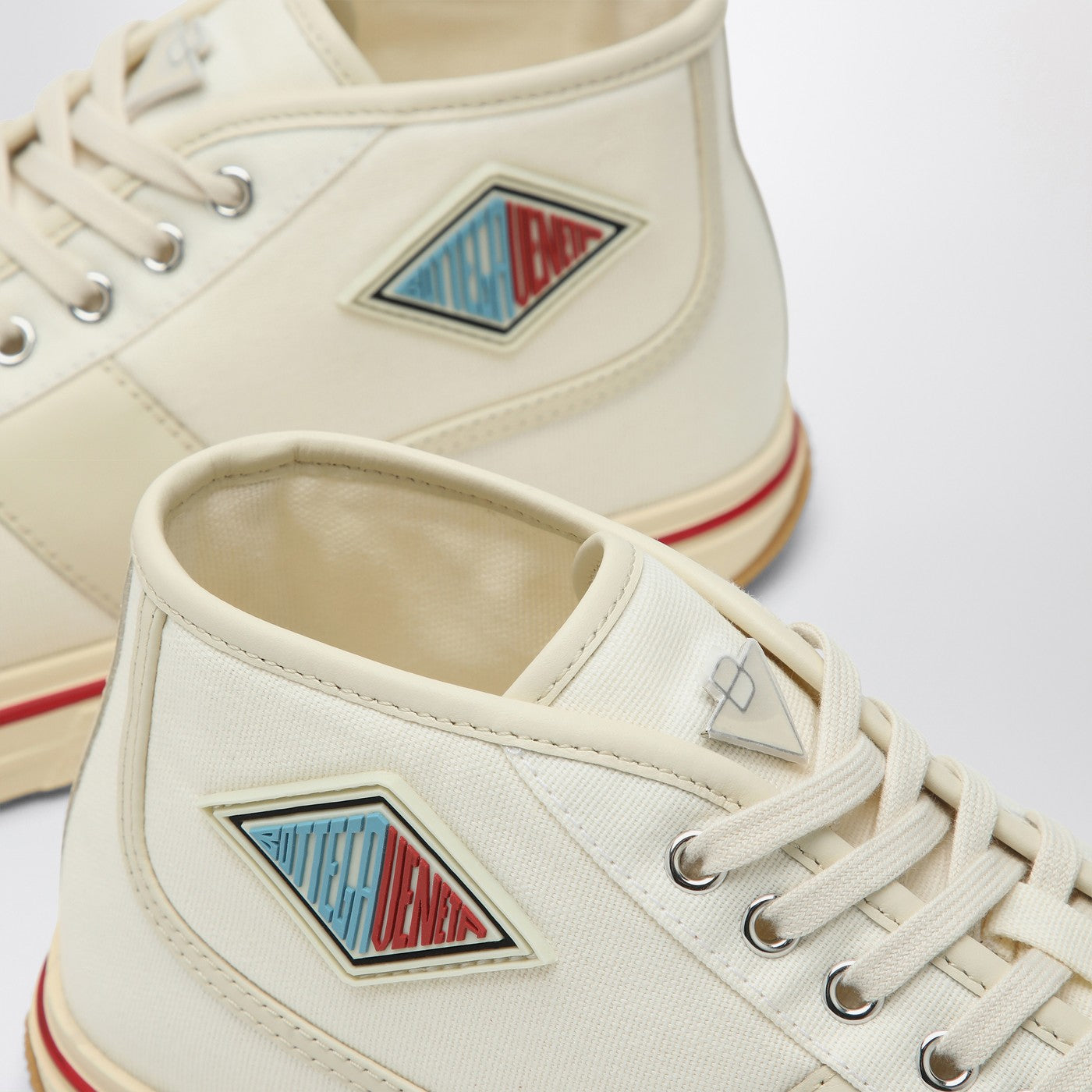 Bottega Veneta Men Eliot Sneakers In Ivory/Red