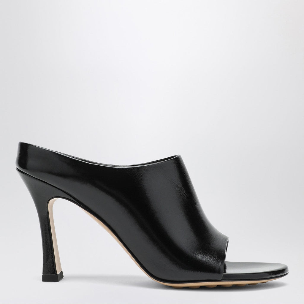 Bottega Veneta Women Black Leather Rana Mule