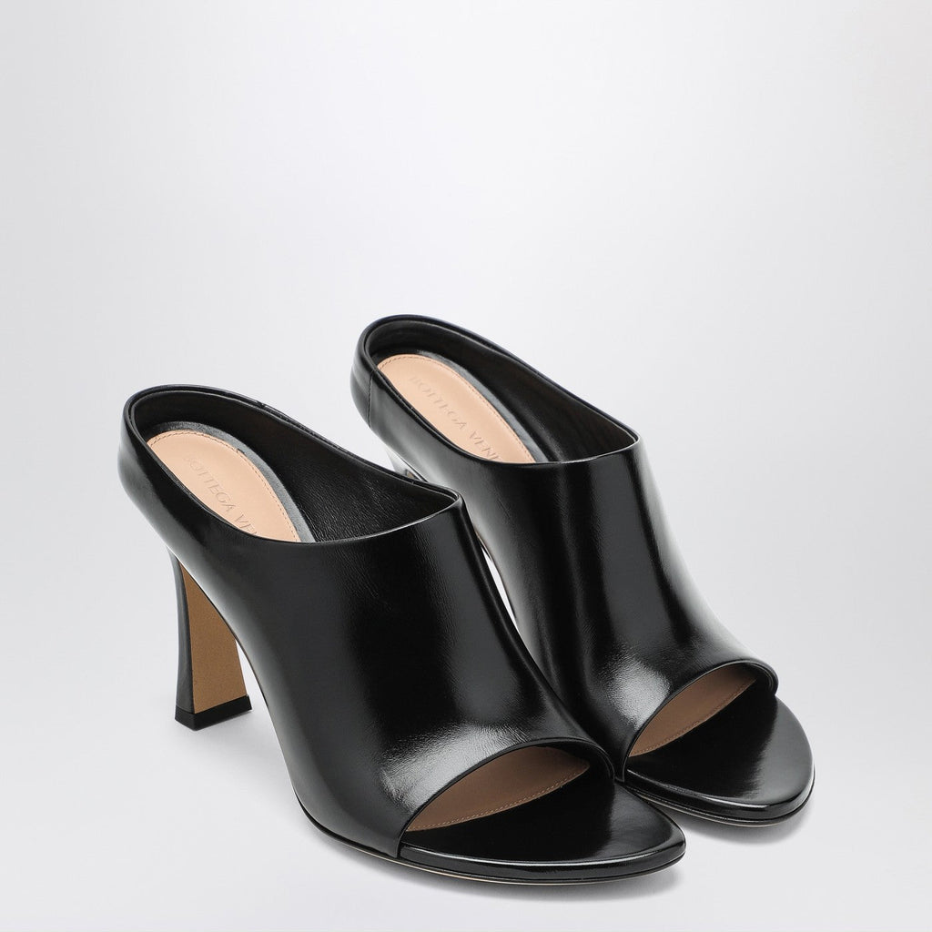 Bottega Veneta Women Black Leather Rana Mule