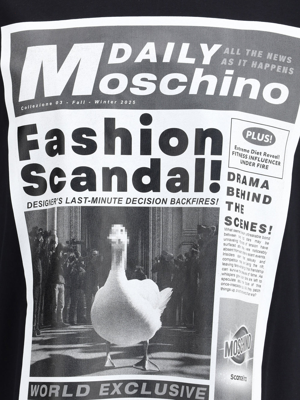 Moschino Men T-Shirt Whit Maxi Print