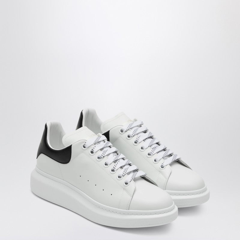 Alexander Mcqueen Sneaker Oversize White/Black Men - EZE Fashion®