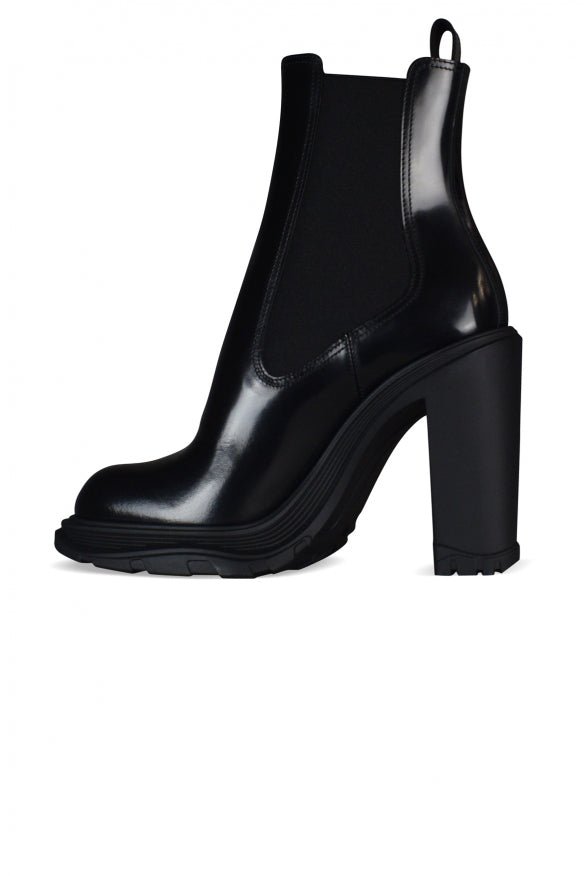 Alexander Mcqueen Women Tread Chelsea Boots - EZE Fashion®