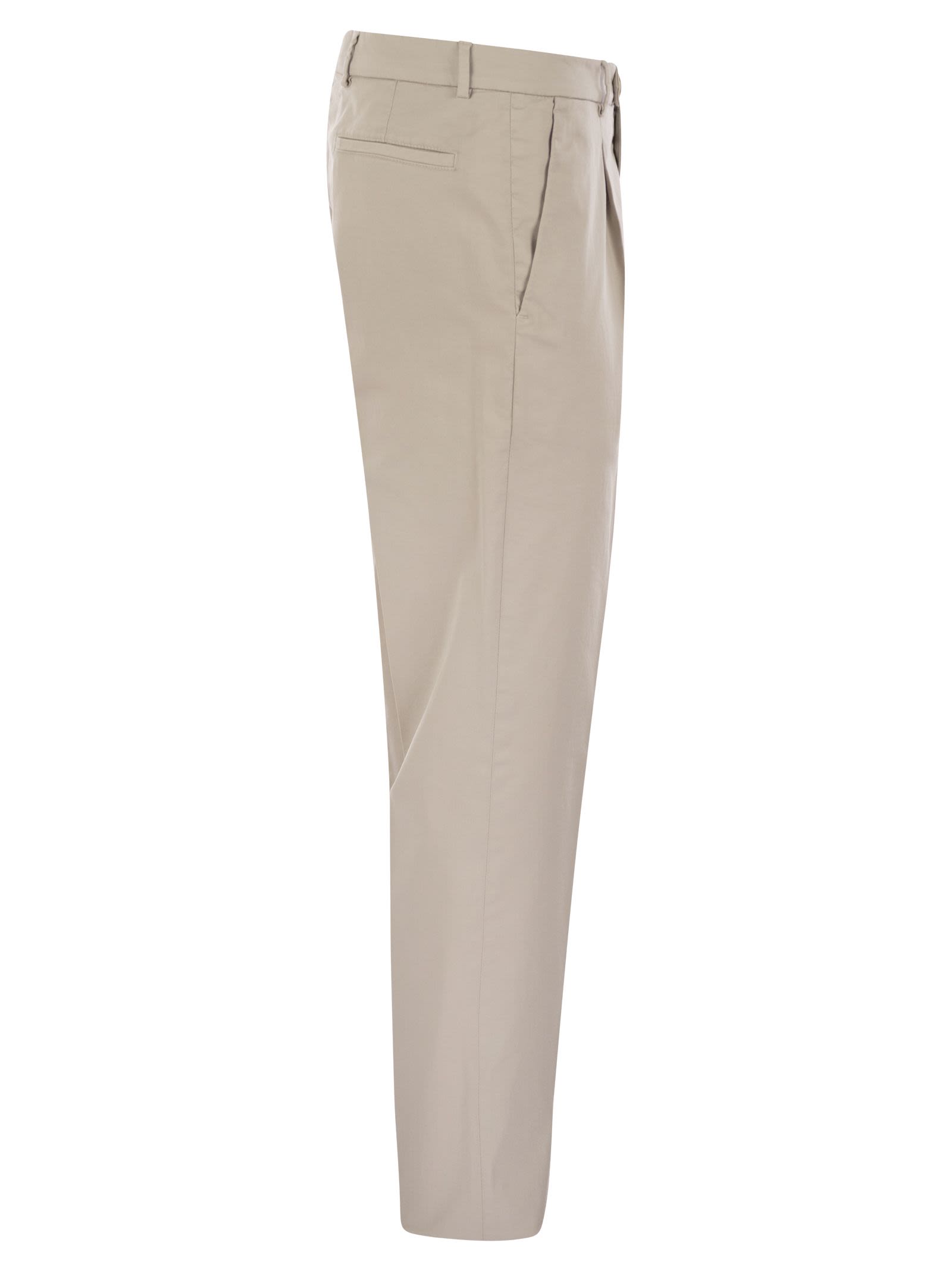 Brunello Cucinelli Men Garment-Dyed Leisure Fit Trousers In American Pima Comfort Cotton With Pleats