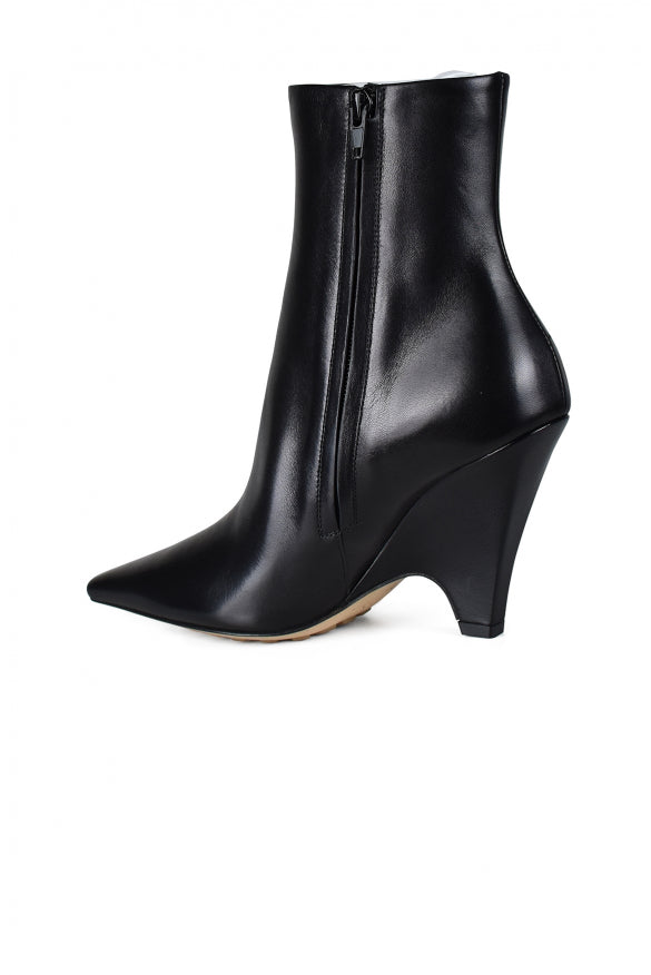 Bottega Veneta Women Punta Boots