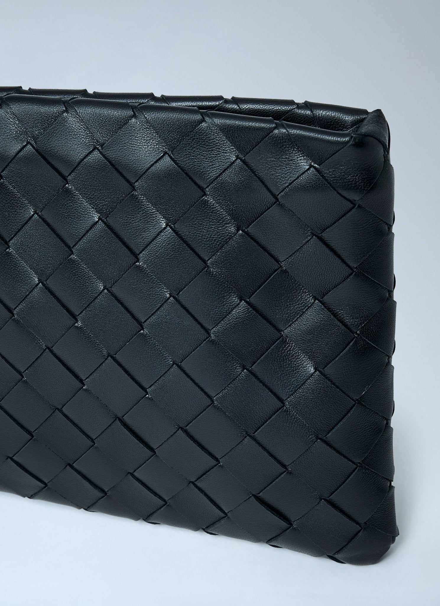 Bottega Veneta Women Small Intrecciato Flat Pouch - EZE Fashion®