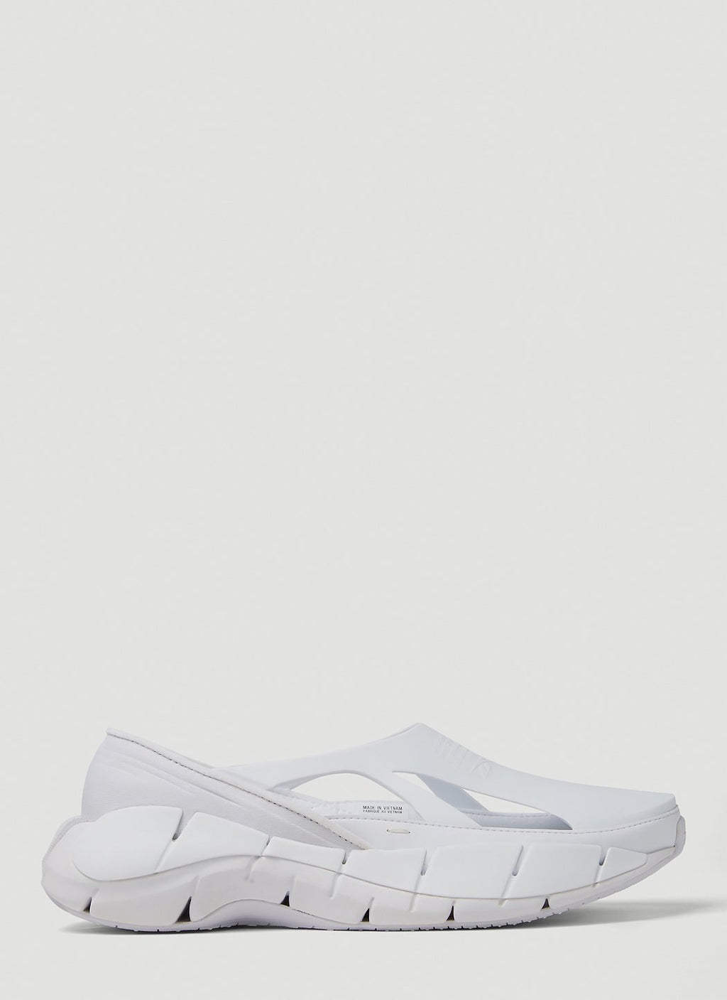 Maison Margiela X Reebok Men Tier 1 Croafer Sneakers - EZE Fashion®