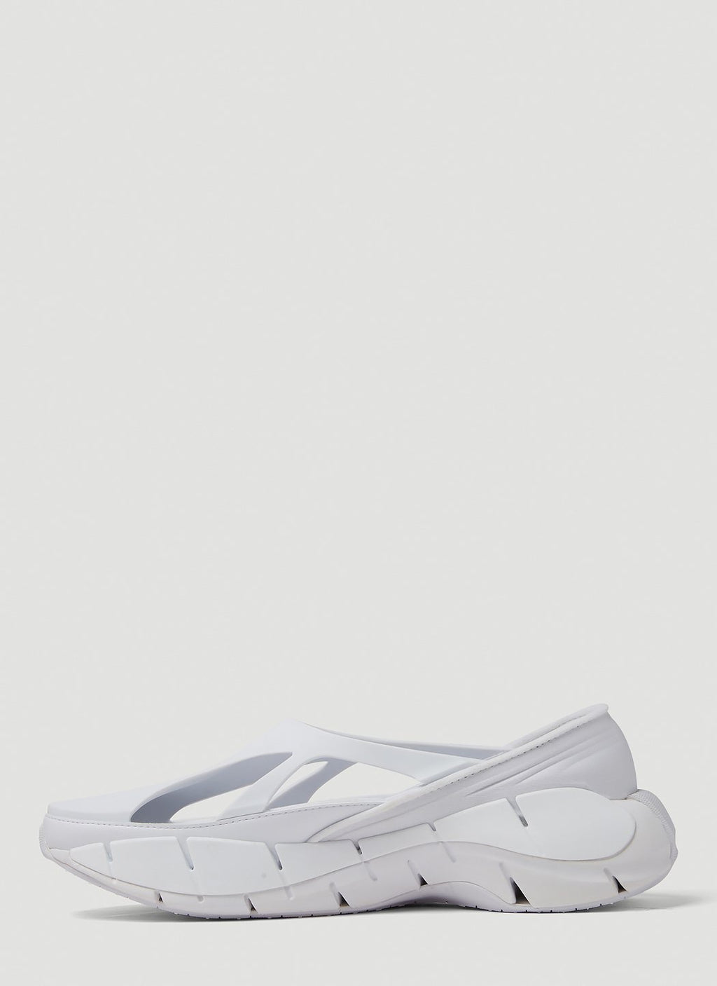 Maison Margiela X Reebok Men Tier 1 Croafer Sneakers - EZE Fashion®