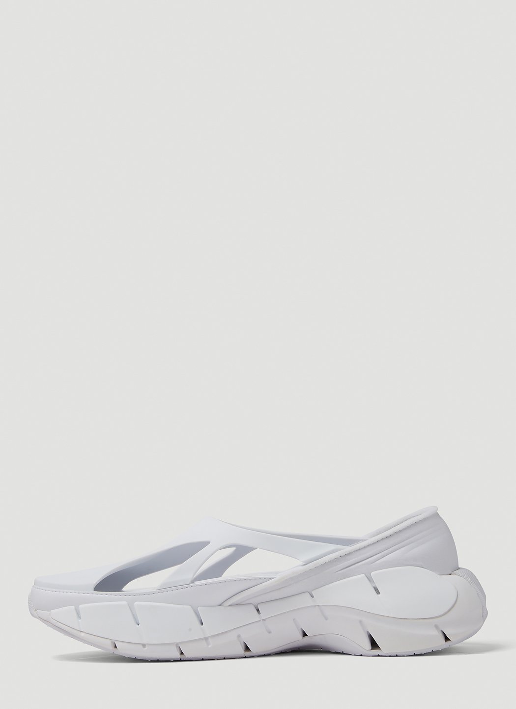 Maison Margiela X Reebok Men Tier 1 Croafer Sneakers - EZE Fashion®