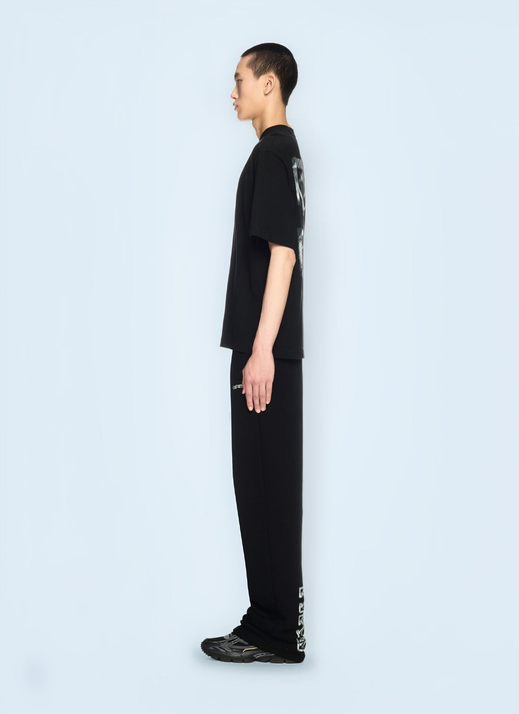 Off White Men Vibe Arrow T-Shirt