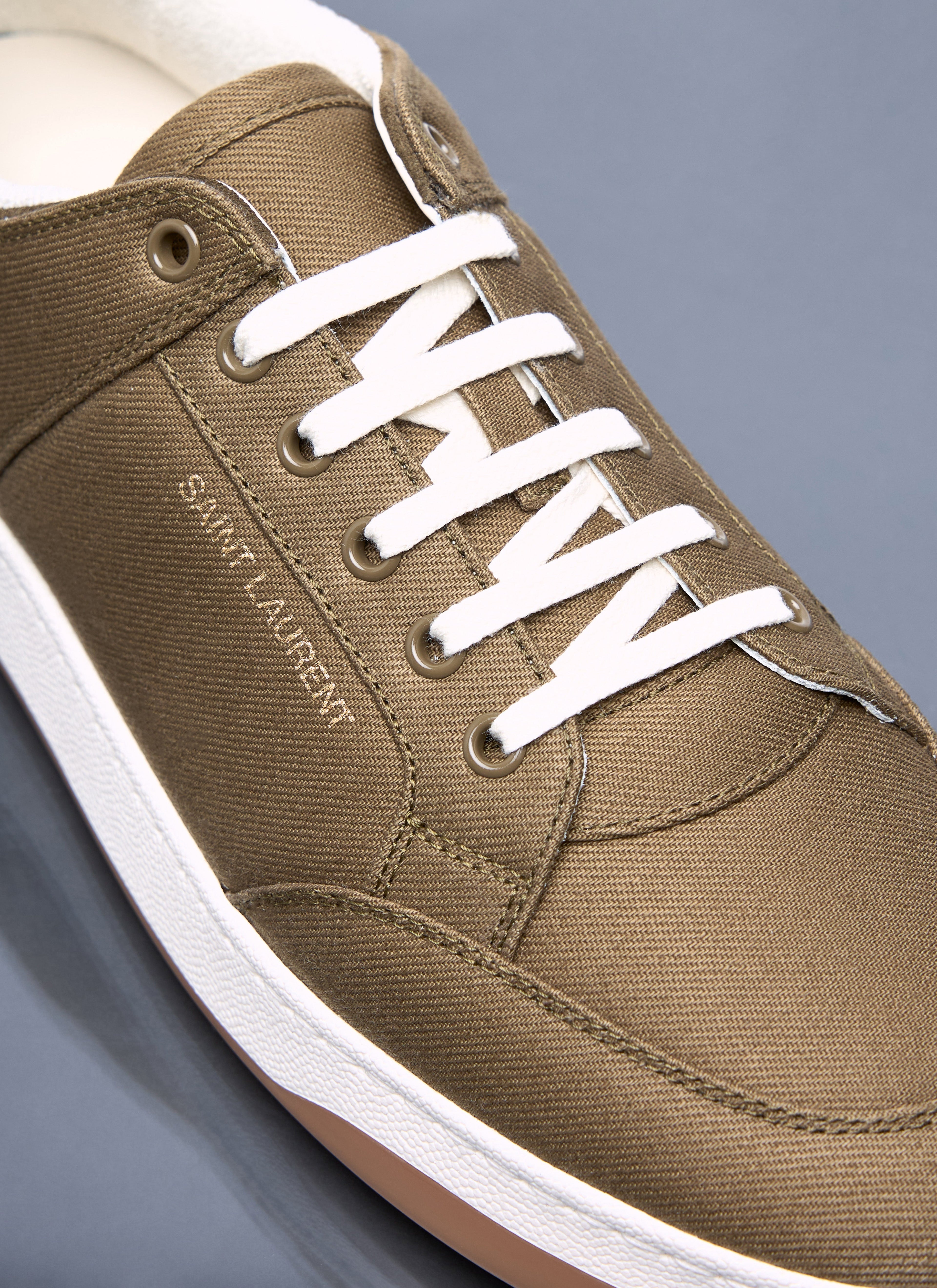 Saint Laurent Men Sl 61 Low Top Sneakers